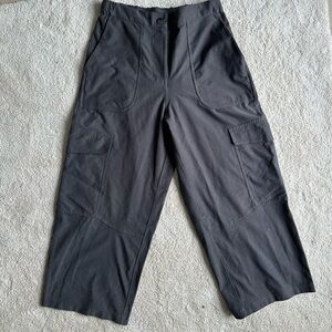 Lululemon Utilitech Cropped Cargo Pants